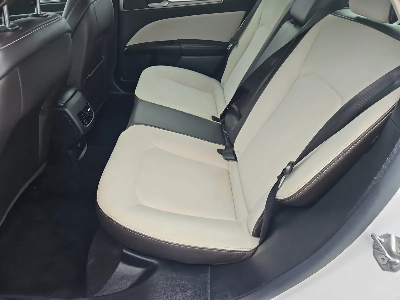 Ford Fusion photo 13