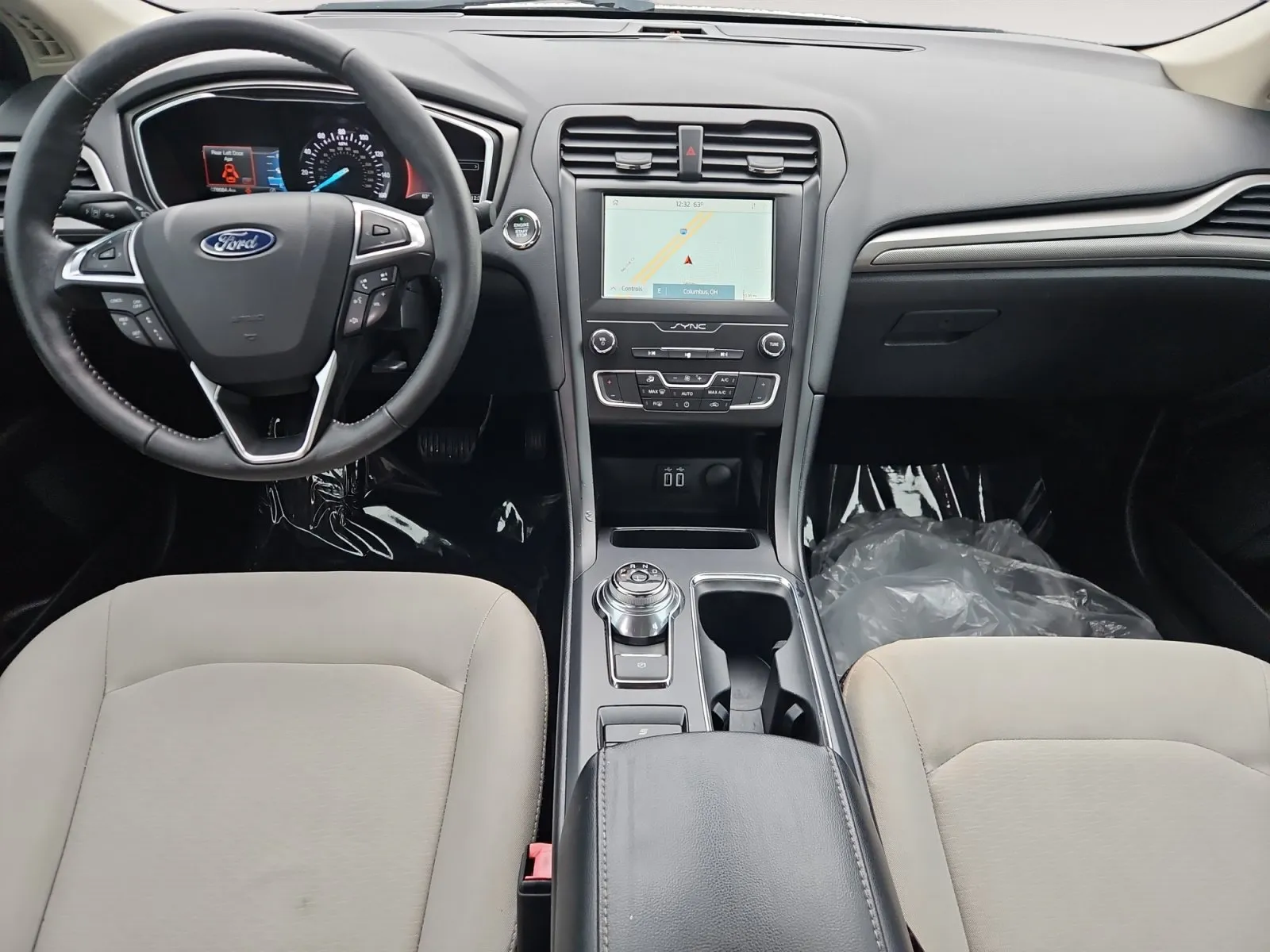 Ford Fusion photo 11
