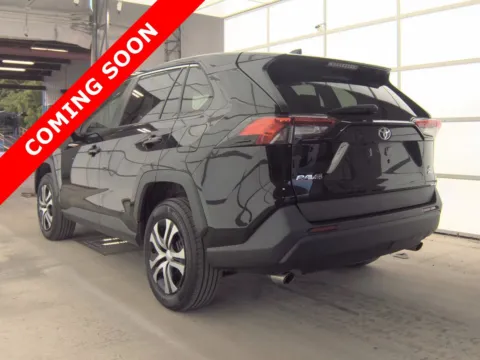 More photos of 2022 Toyota RAV4 LE at Auto Boutique Ohio, OH