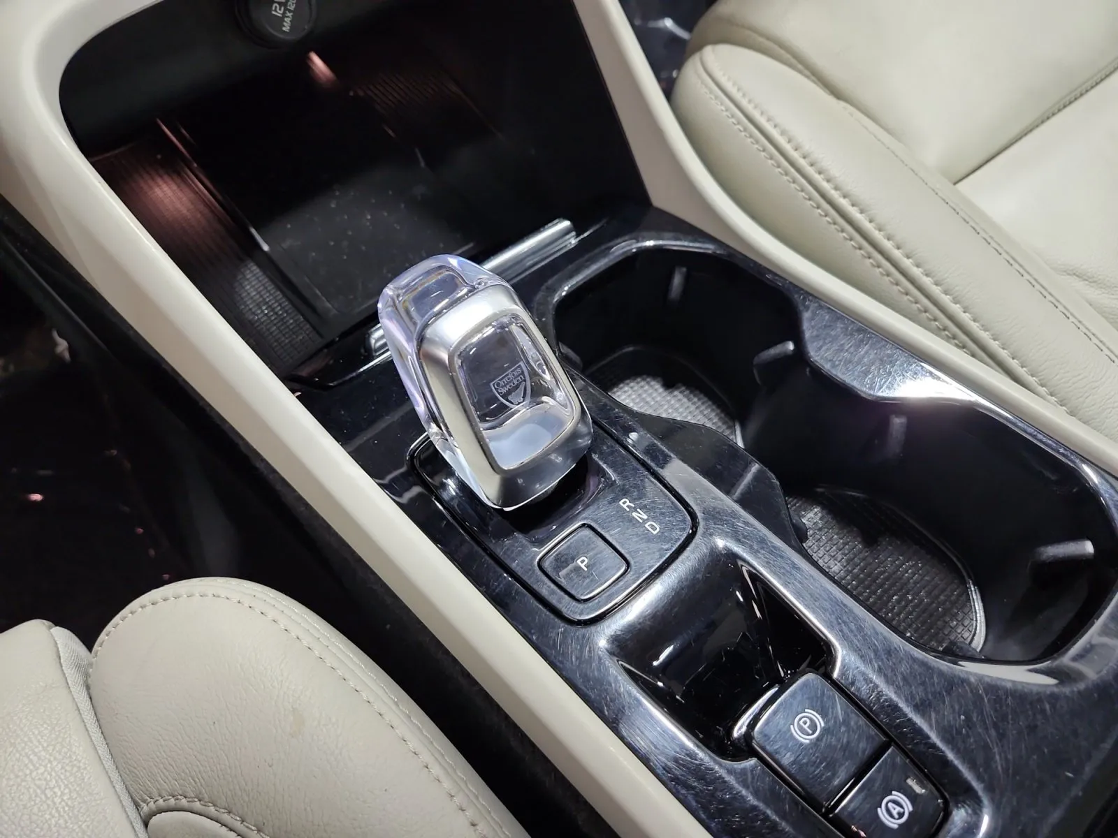 Volvo XC40 photo 22