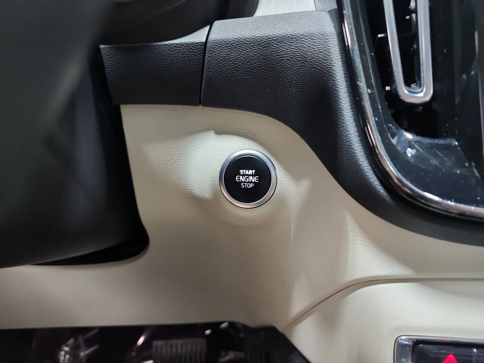 Volvo XC40 photo 20