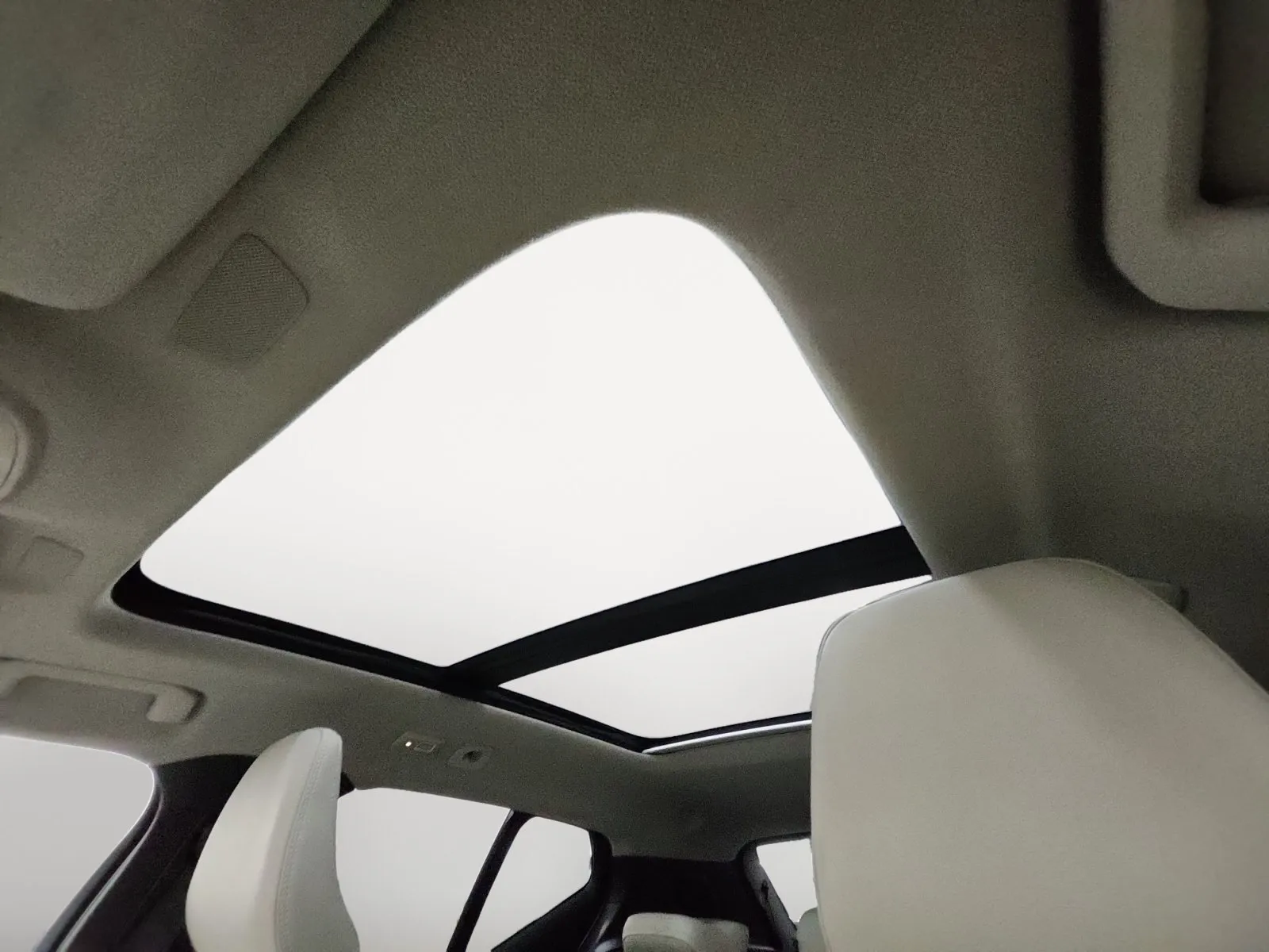 Volvo XC40 photo 15