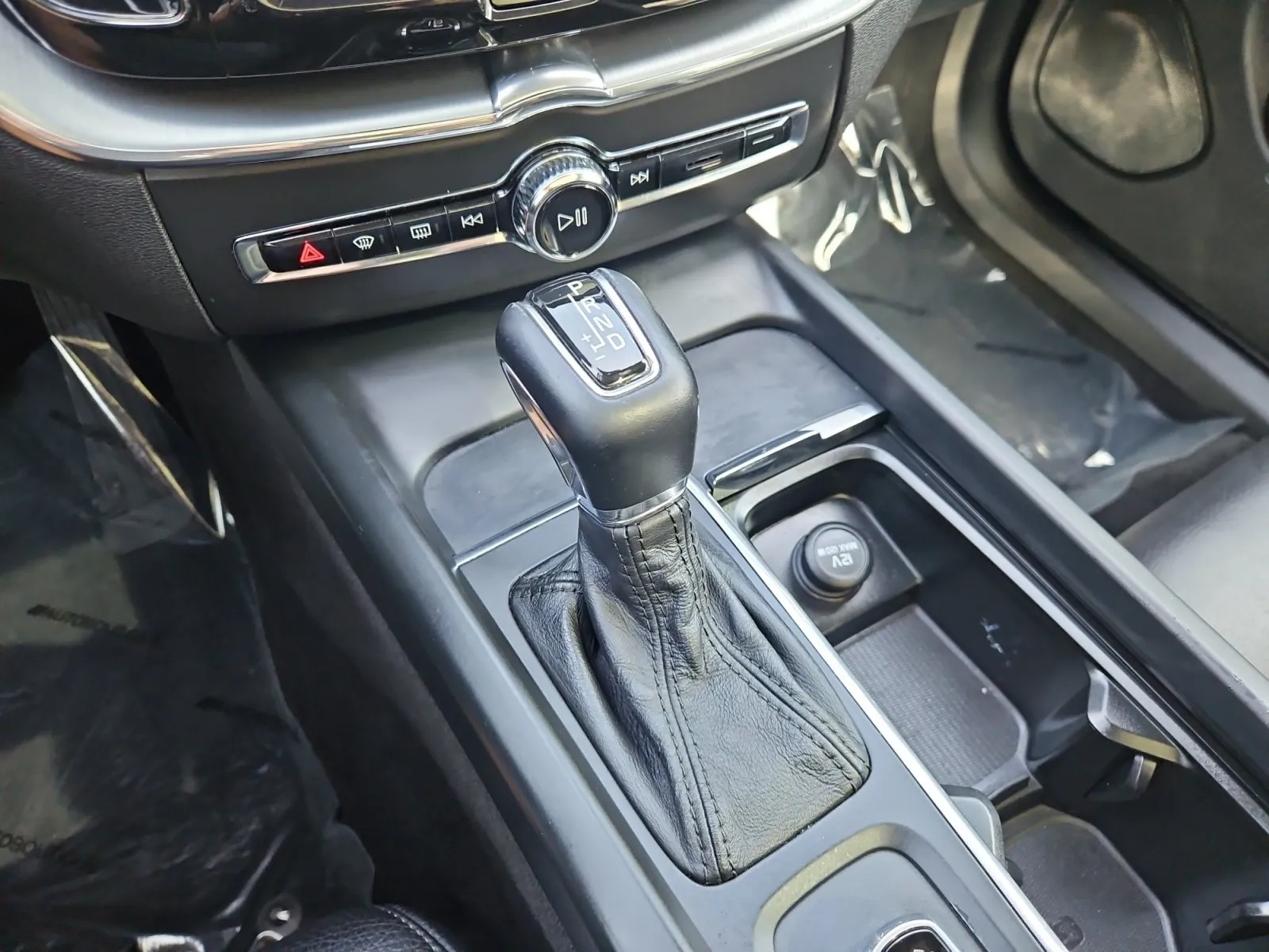Volvo XC60 photo 22