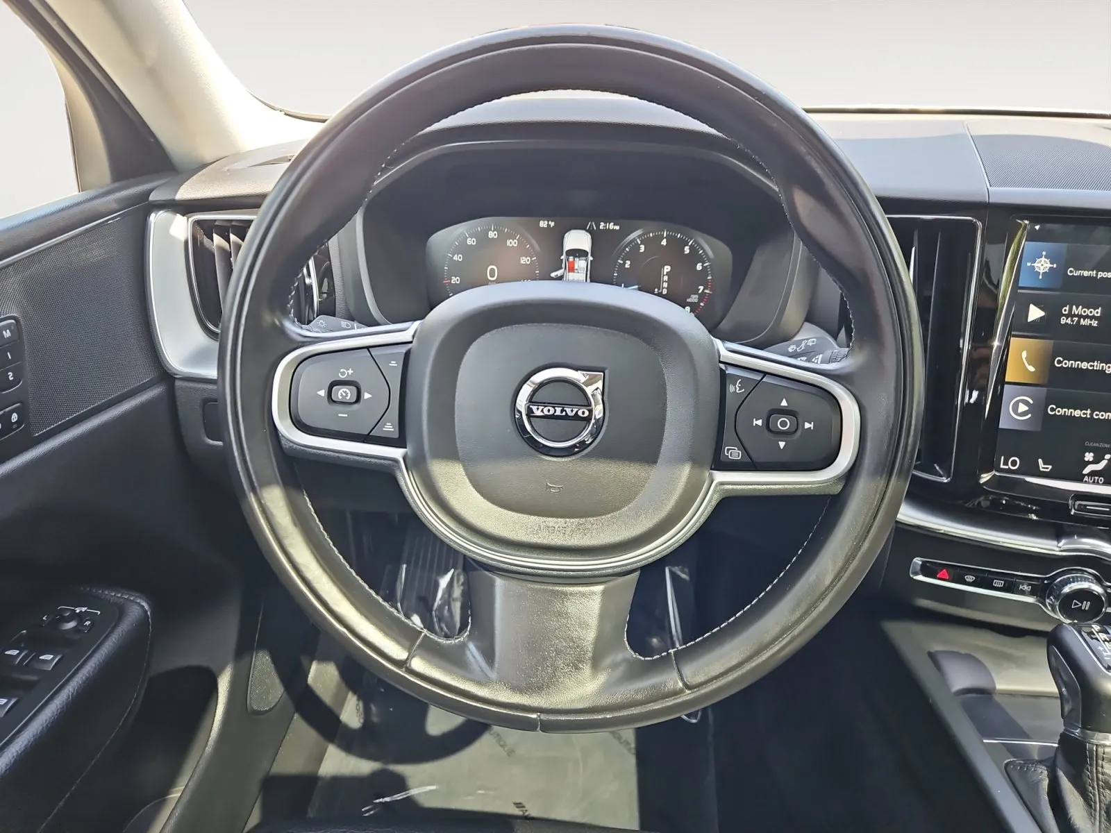 Volvo XC60 photo 12