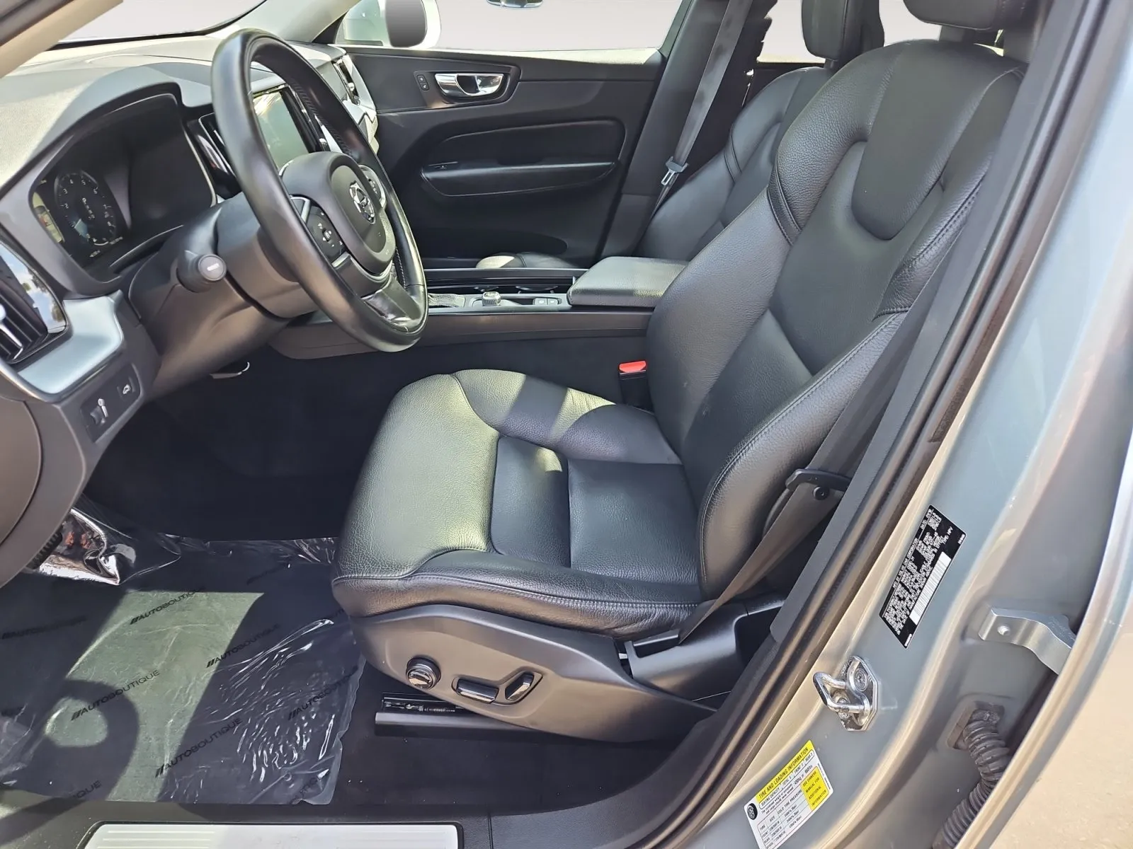 Volvo XC60 photo 9