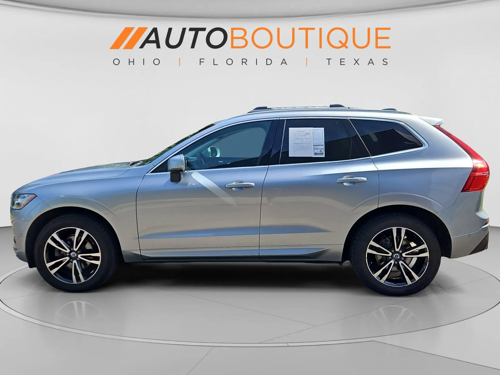 Volvo XC60 photo 2