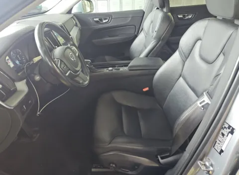 More photos of 2018 Volvo XC60 Momentum at Auto Boutique Ohio, OH