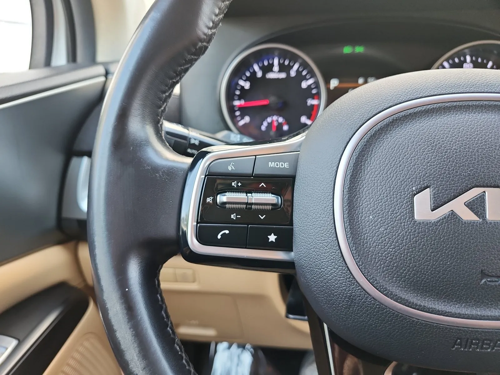 Kia Carnival photo 24