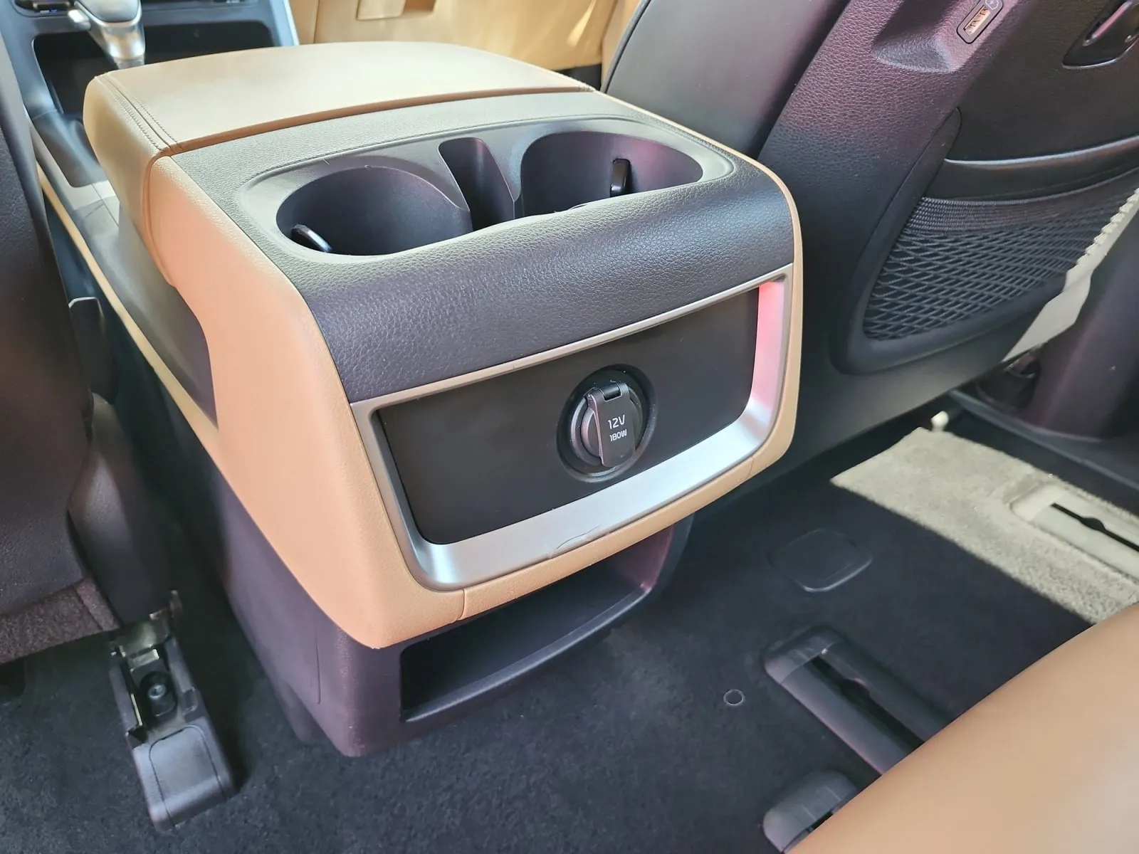 Kia Carnival photo 11