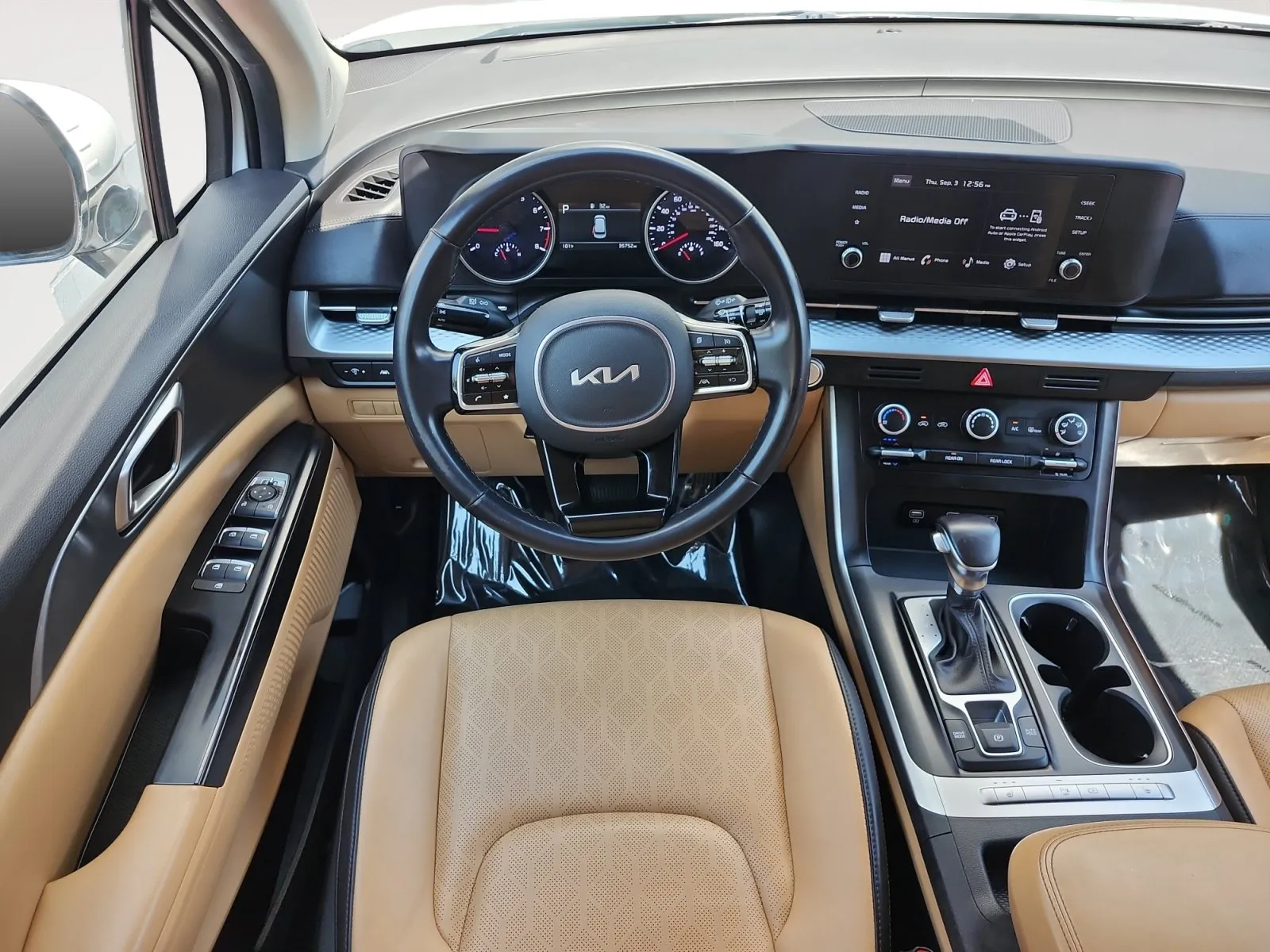 Kia Carnival photo 8