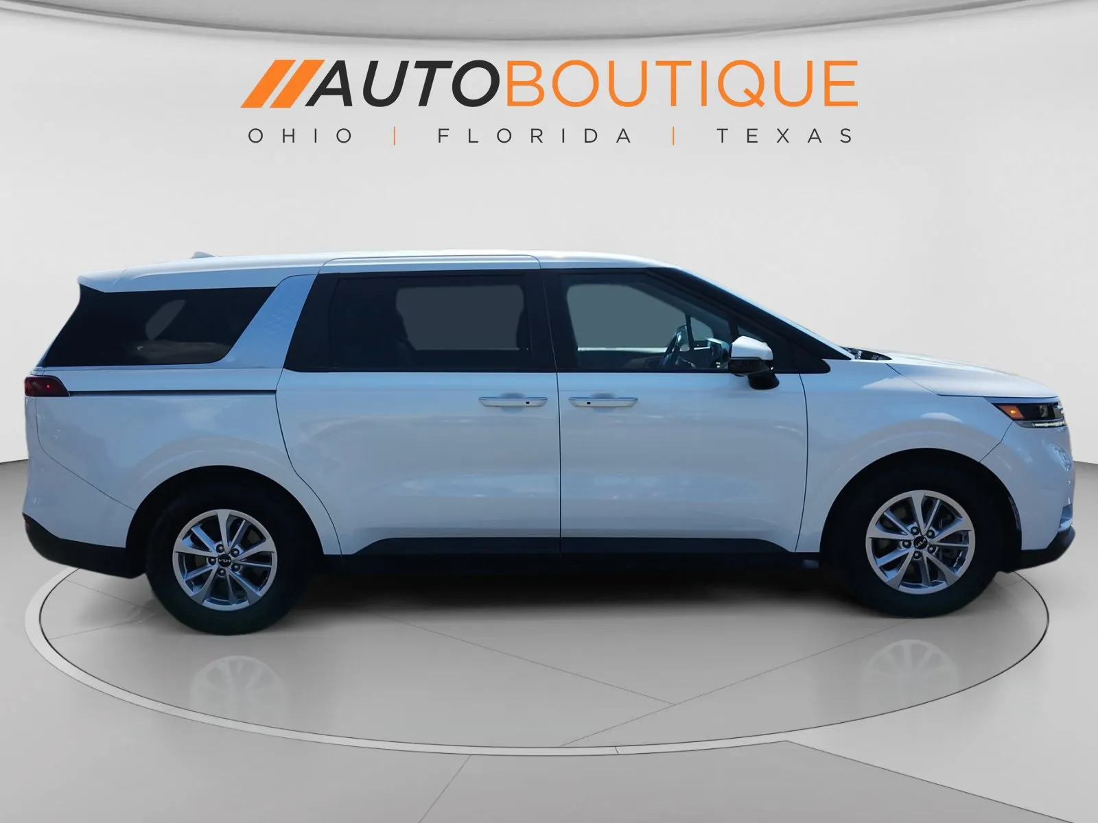 Kia Carnival photo 4