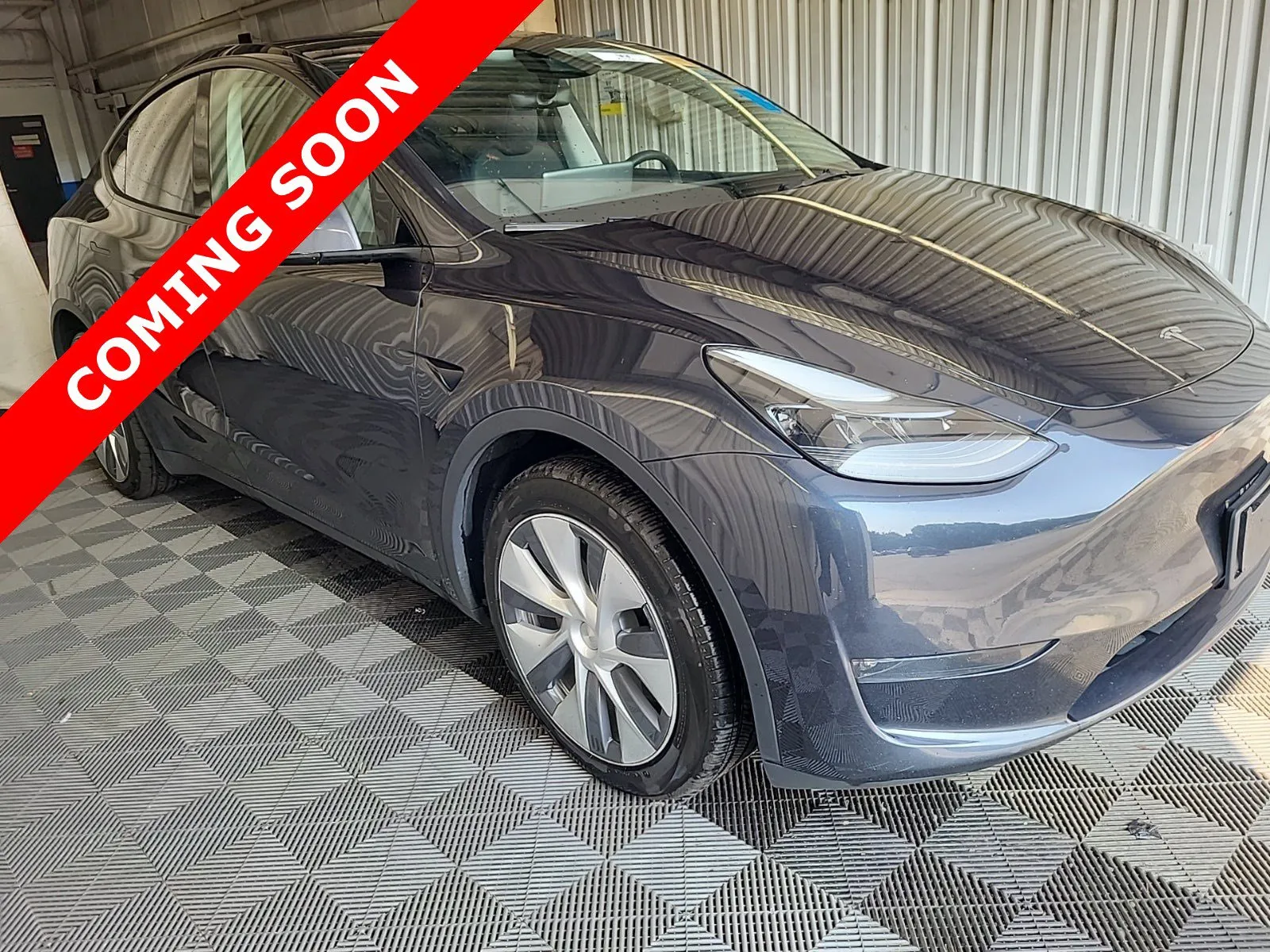 2024 Tesla Model Y Long Range photo 3