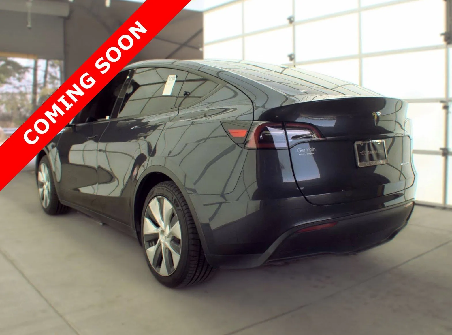 2024 Tesla Model Y Long Range photo 4