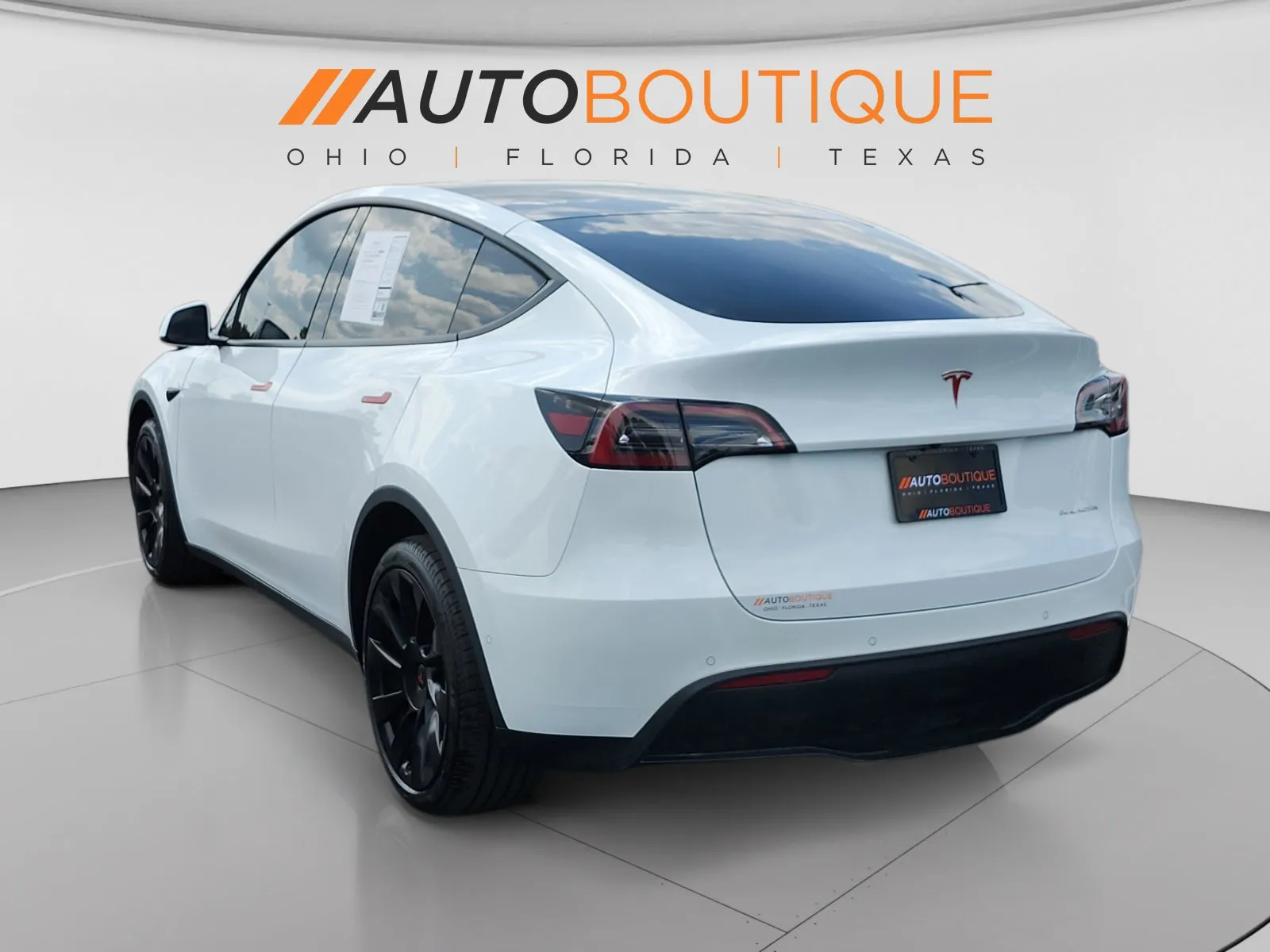 2022 Tesla Model Y Long Range photo 3
