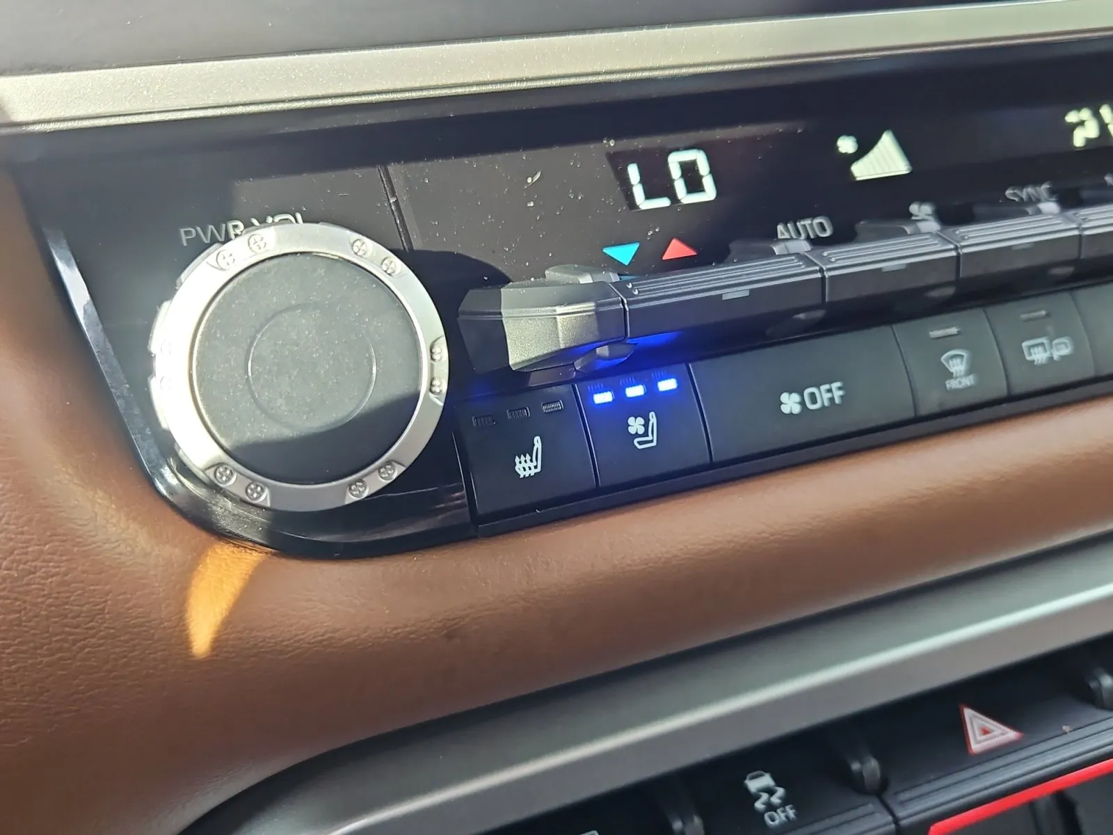 Toyota Tundra photo 25