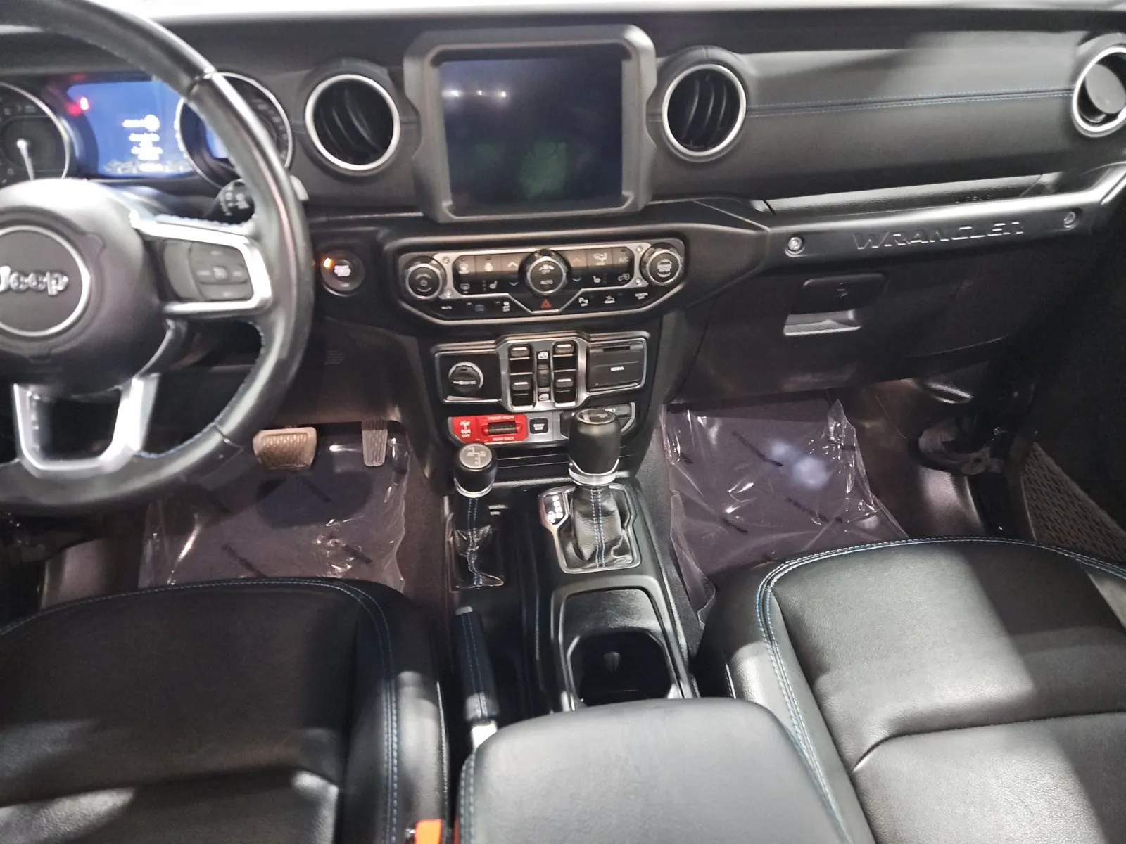 Jeep Wrangler photo 11