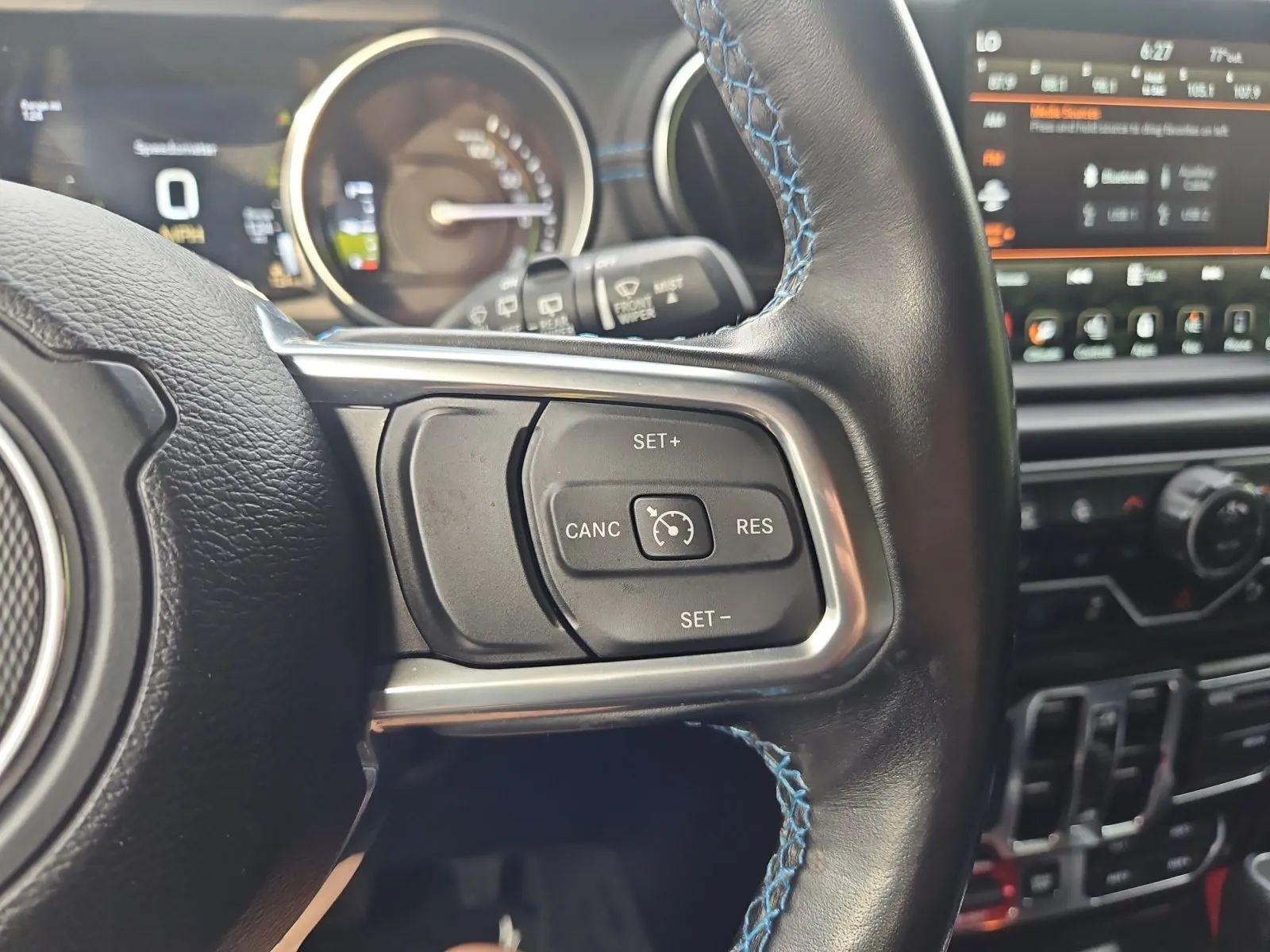 Jeep Wrangler photo 25