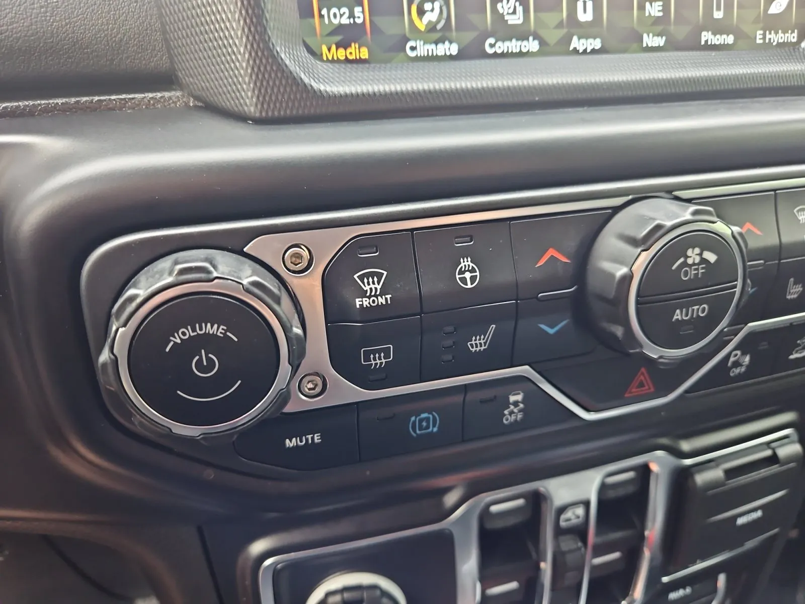 Jeep Wrangler photo 22