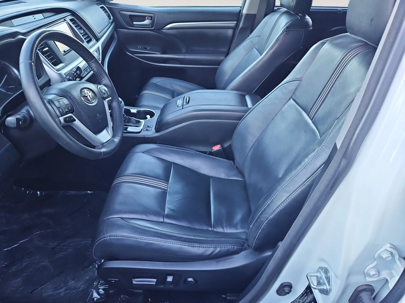 Toyota Highlander photo 9