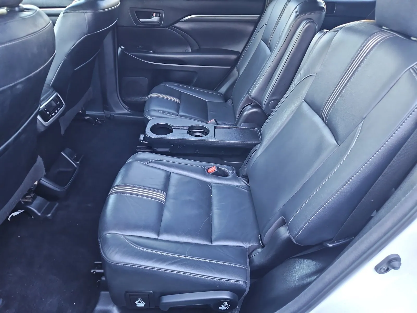 Toyota Highlander photo 14