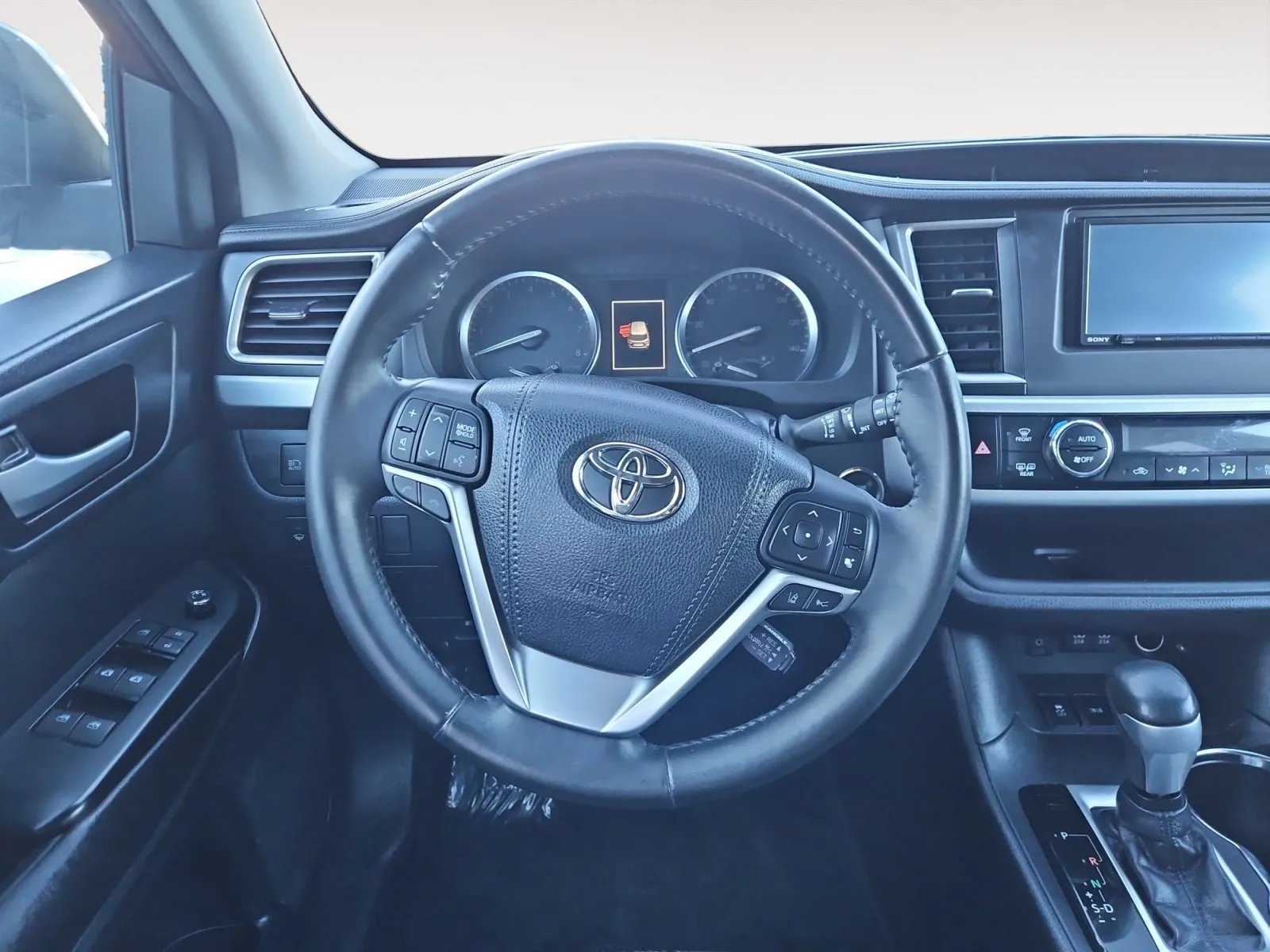 Toyota Highlander photo 12