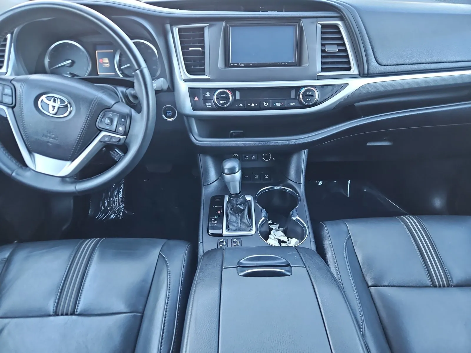 Toyota Highlander photo 11