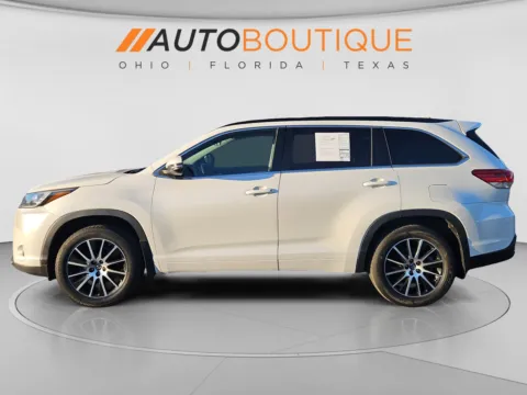 Photos of 2018 Toyota Highlander SE for sale in Columbus, OH at Auto Boutique Ohio