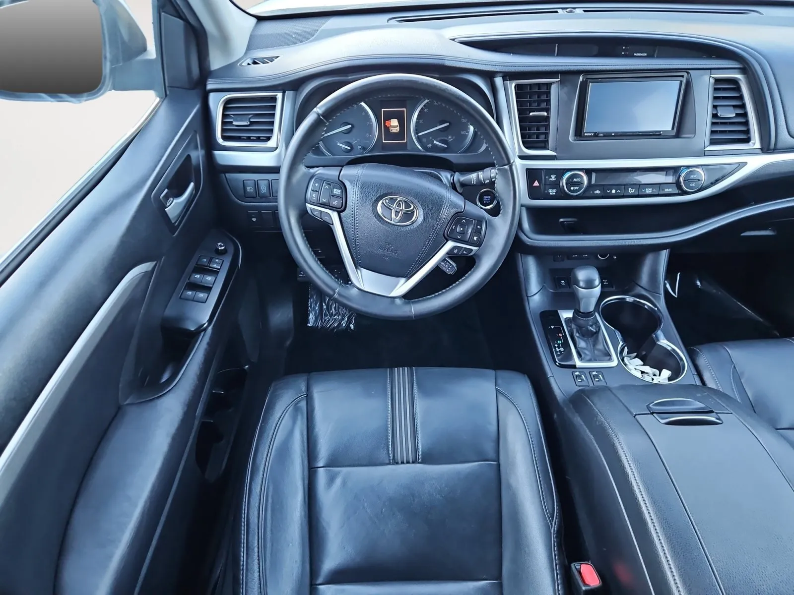Toyota Highlander photo 10