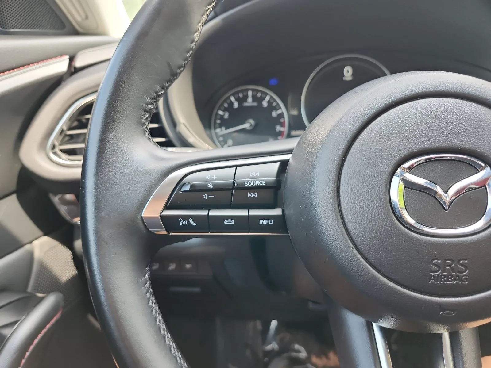 Mazda CX-30 photo 25