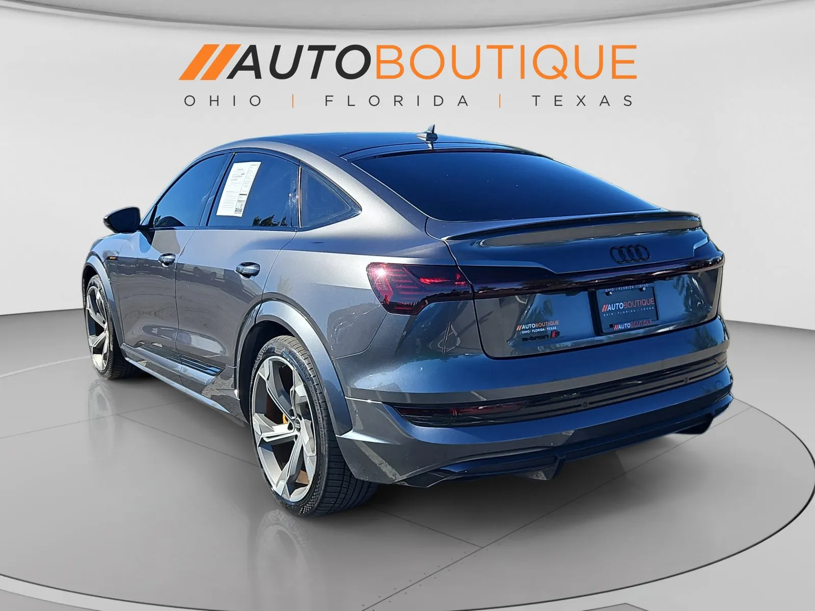 Audi e-tron photo 3