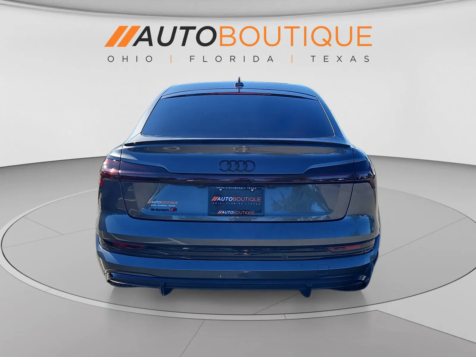 Audi e-tron photo 4