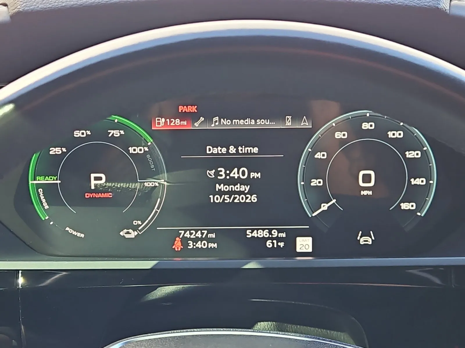 Audi e-tron photo 17