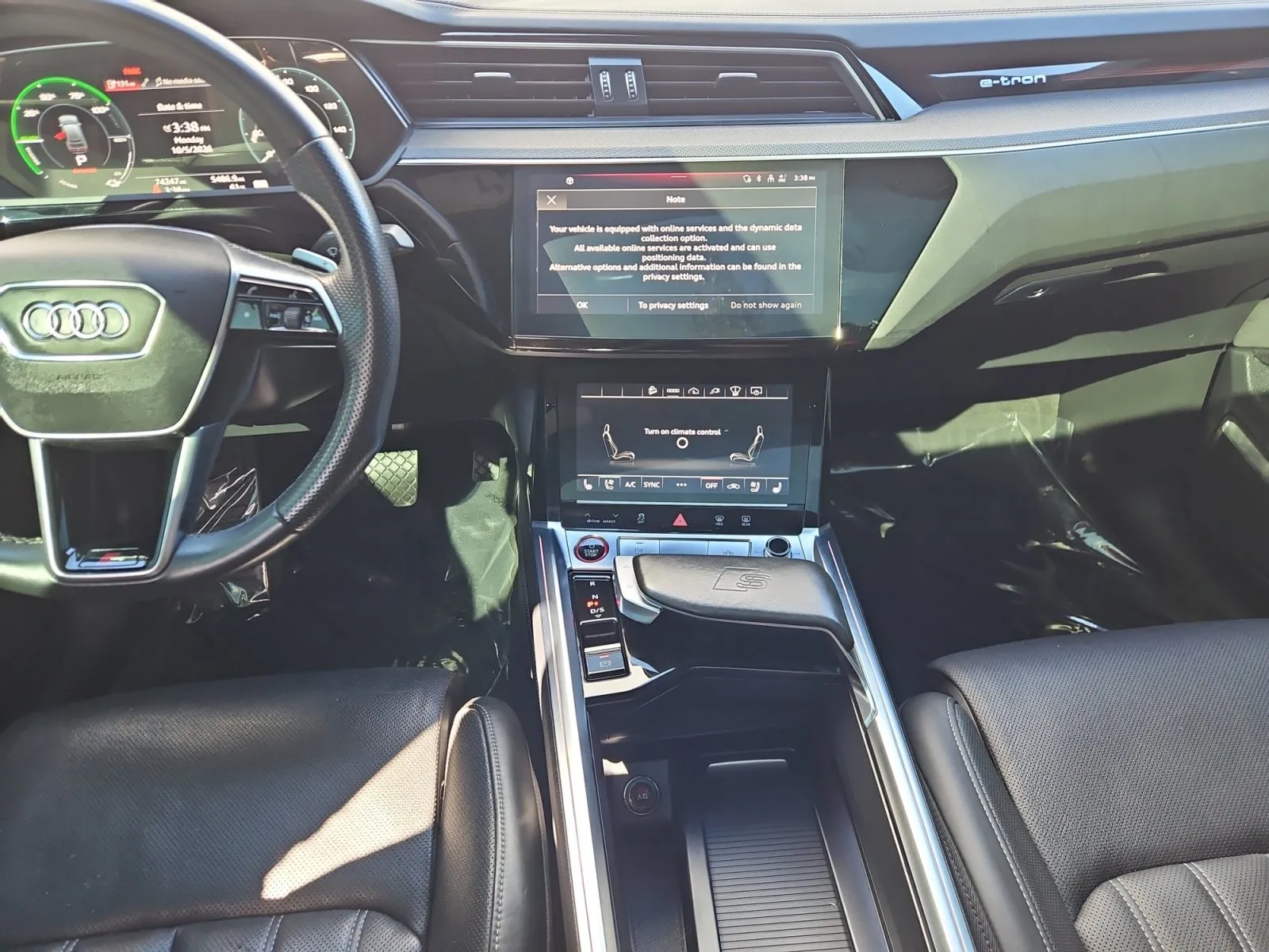Audi e-tron photo 11
