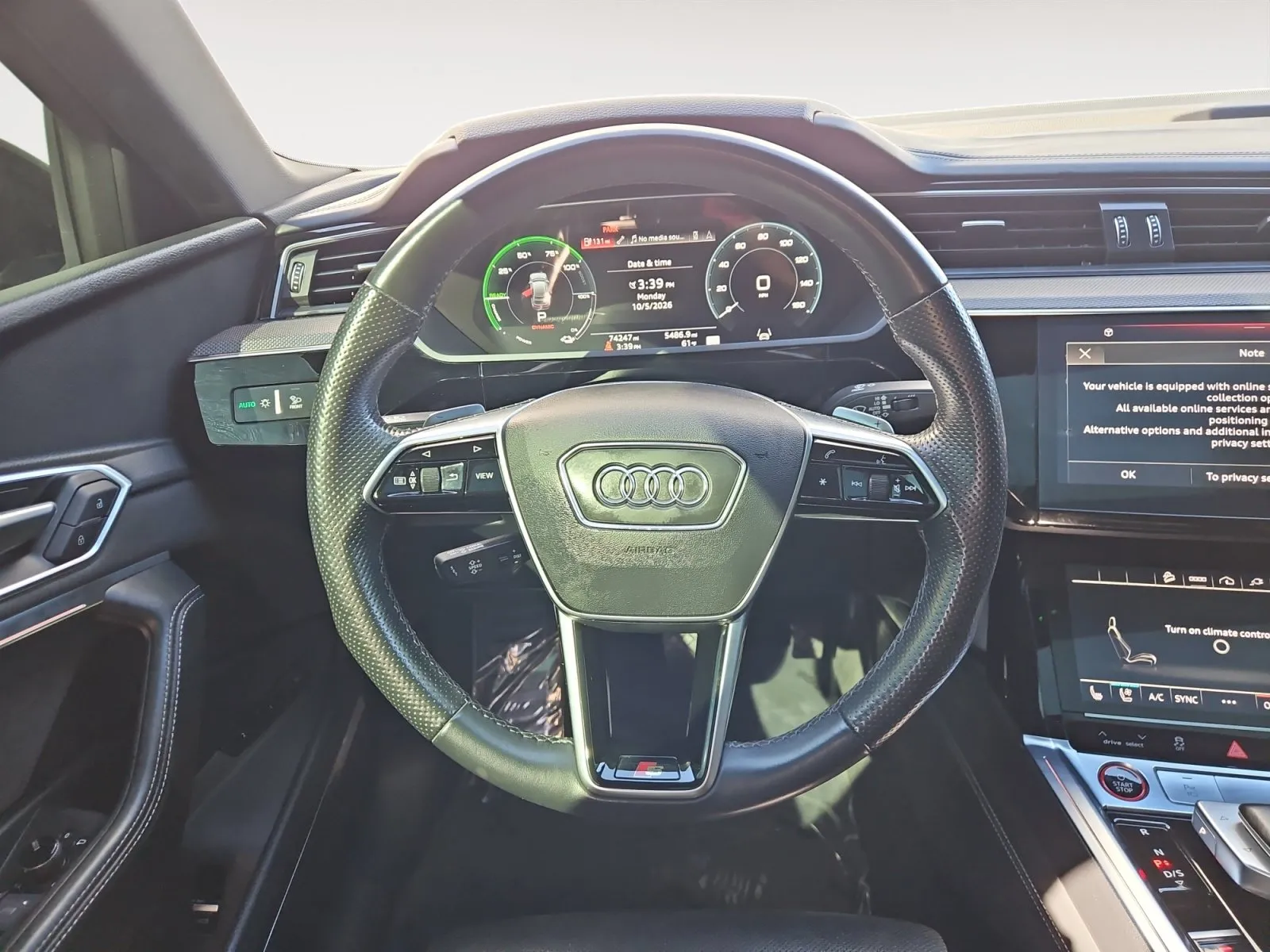 Audi e-tron photo 12
