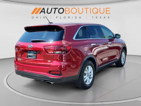 More photos of 2019 Kia Sorento LX at Auto Boutique Ohio, OH