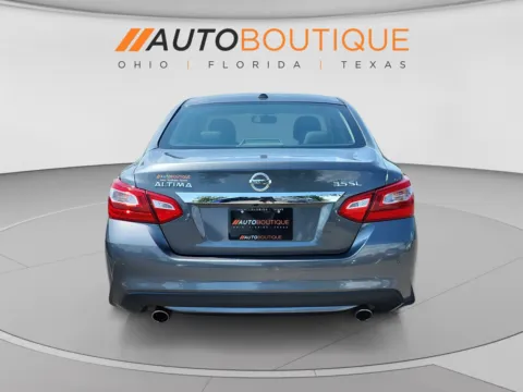 More photos of 2017 Nissan Altima 3.5 SL at Auto Boutique Ohio, OH