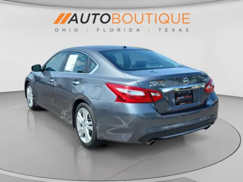 Another view of 2017 Nissan Altima 3.5 SL for sale in Columbus, OH at Auto Boutique Ohio
