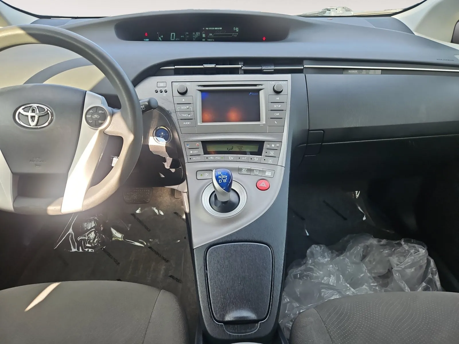 Toyota Prius photo 11