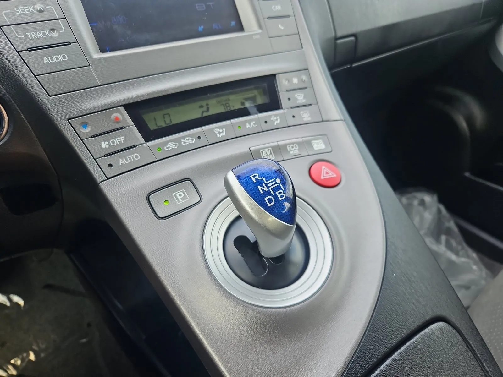 Toyota Prius photo 19