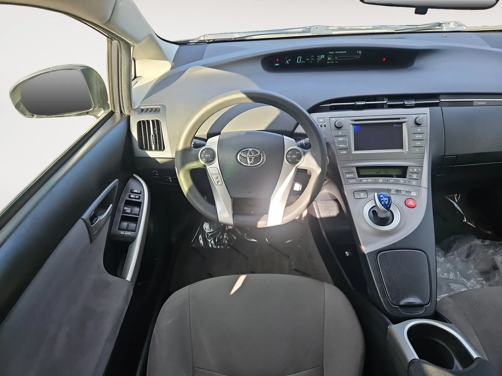 Toyota Prius photo 10