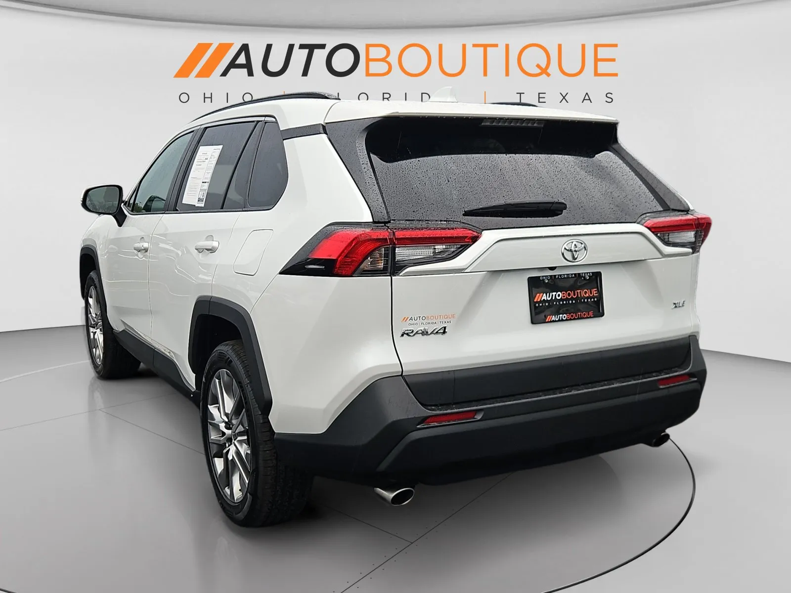 Toyota RAV4 photo 3