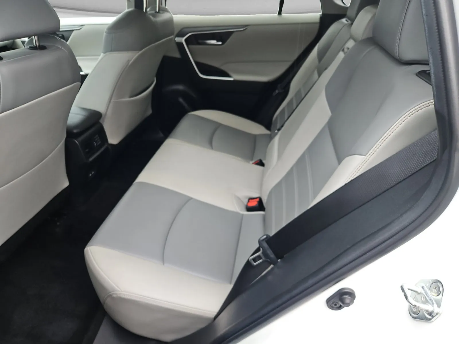Toyota RAV4 photo 15