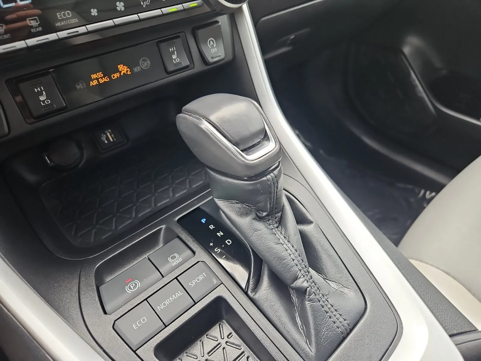 Toyota RAV4 photo 24