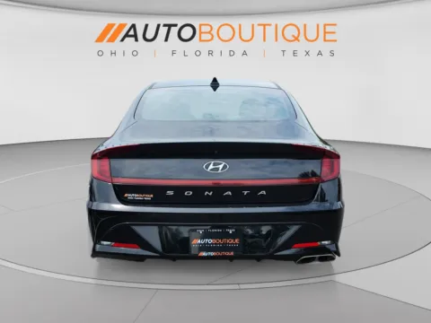 More photos of 2023 Hyundai Sonata SEL at Auto Boutique Ohio, OH