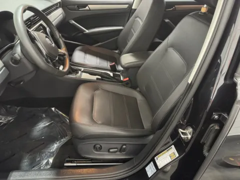 More photos of 2021 Volkswagen Passat 2.0T SE at Auto Boutique Ohio, OH