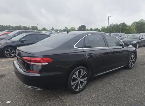 More photos of 2021 Volkswagen Passat 2.0T SE at Auto Boutique Ohio, OH