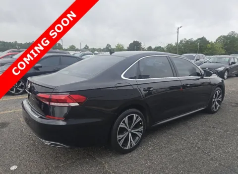 More photos of 2021 Volkswagen Passat 2.0T SE at Auto Boutique Ohio, OH