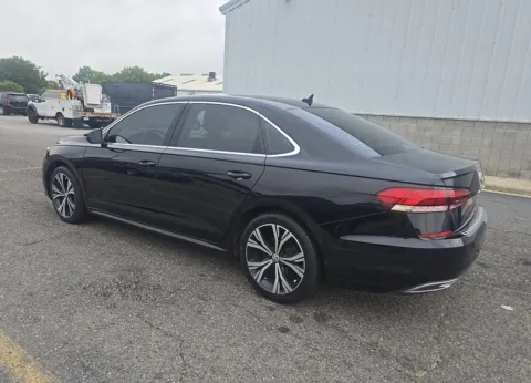More photos of 2021 Volkswagen Passat 2.0T SE at Auto Boutique Ohio, OH