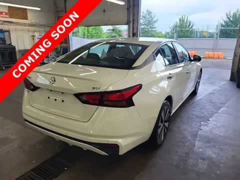 More photos of 2021 Nissan Altima 2.5 SV at Auto Boutique Ohio, OH