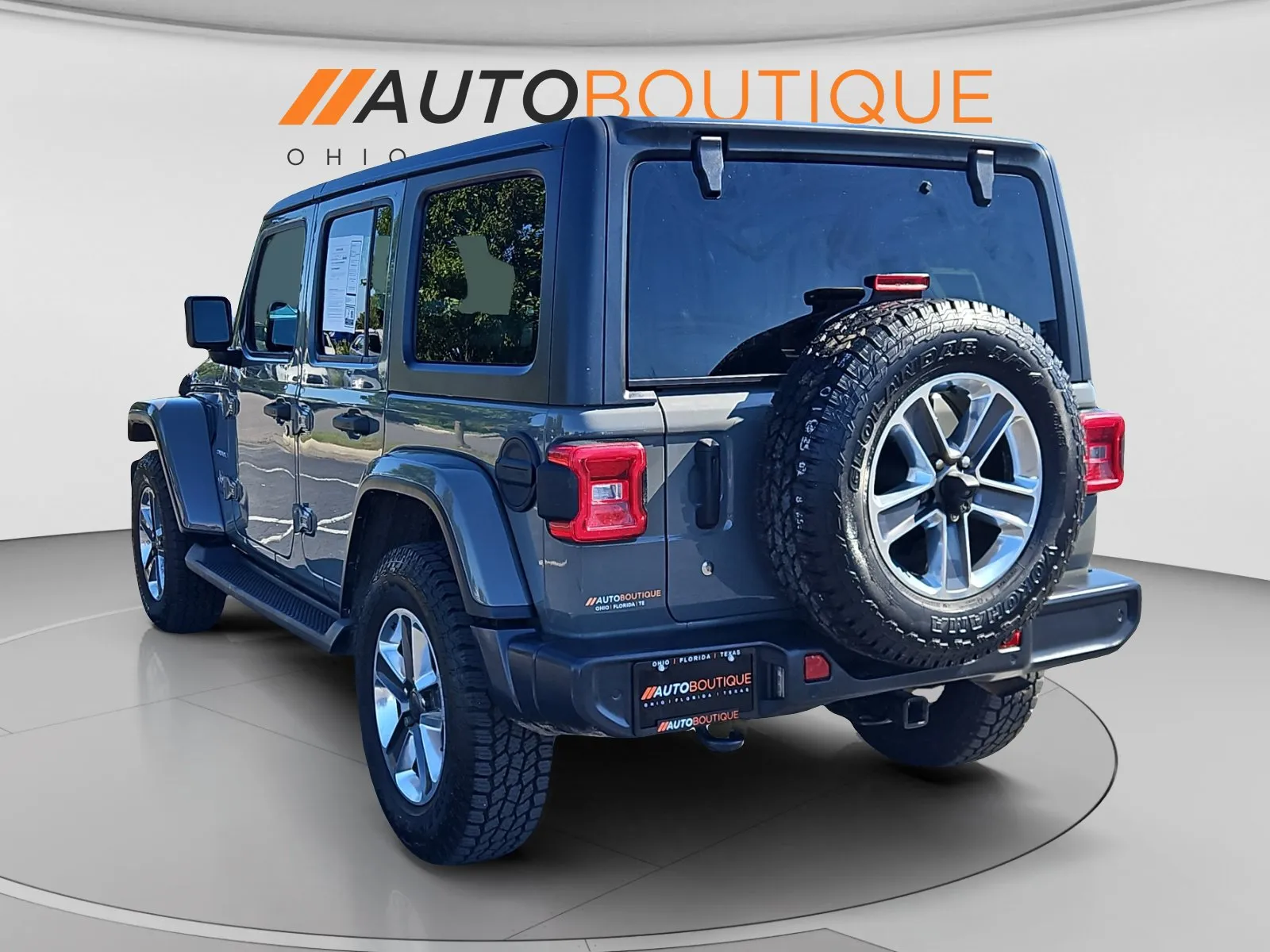 Jeep Wrangler photo 3